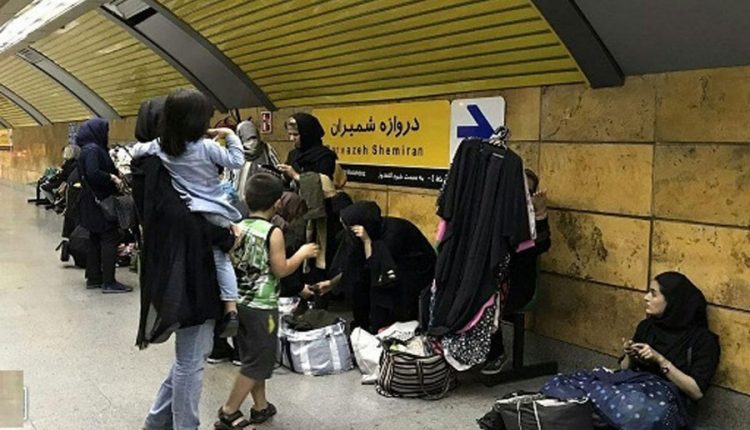 دستفروشی در مترو